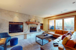Lion Square Lodge South 650